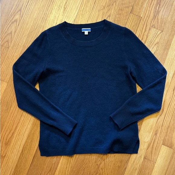 J. Crew Sweaters - J Crew Cashmere slim fit crewneck sweater. Navy. Medium